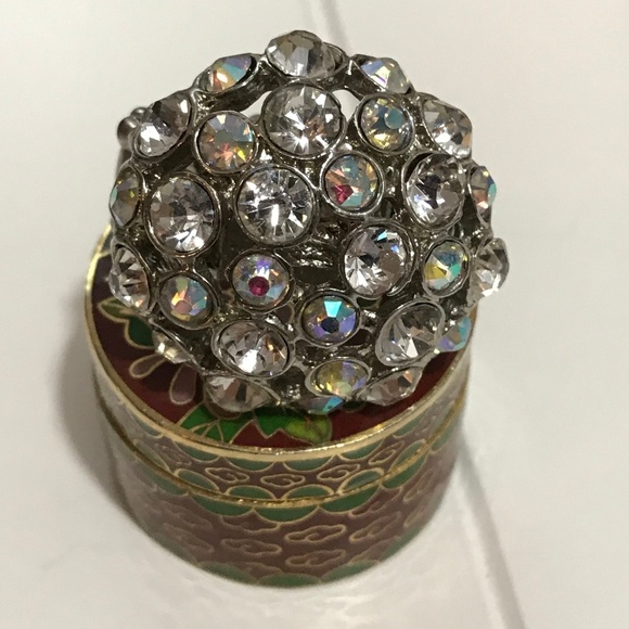 Rhinestone Cocktail Ring Stretch Elastic Band Statement Jewelry: 2184 - Picture 1 of 6